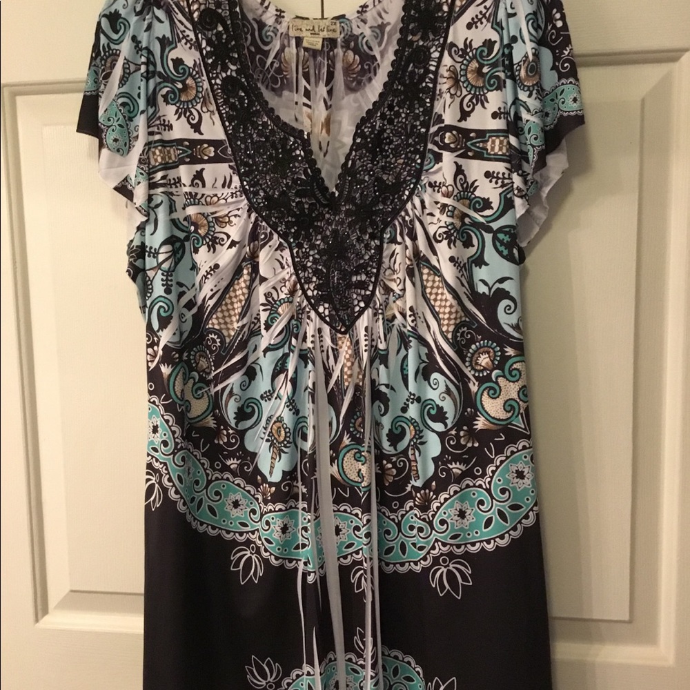 Live & Let Live Black & Turquoise Top